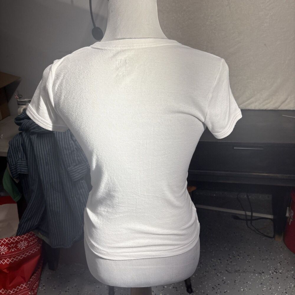 BDG women’s fitted white cap sleeve T-shirt - Picture 3 of 5